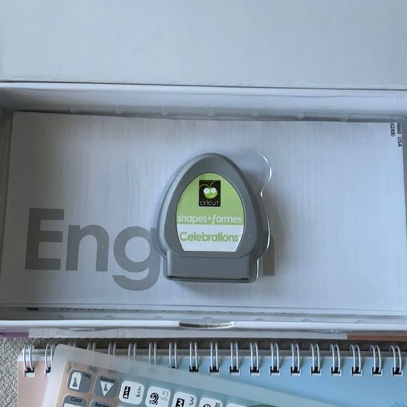 Cricut Cartridge CELEBRATION - Picture 4 of 5